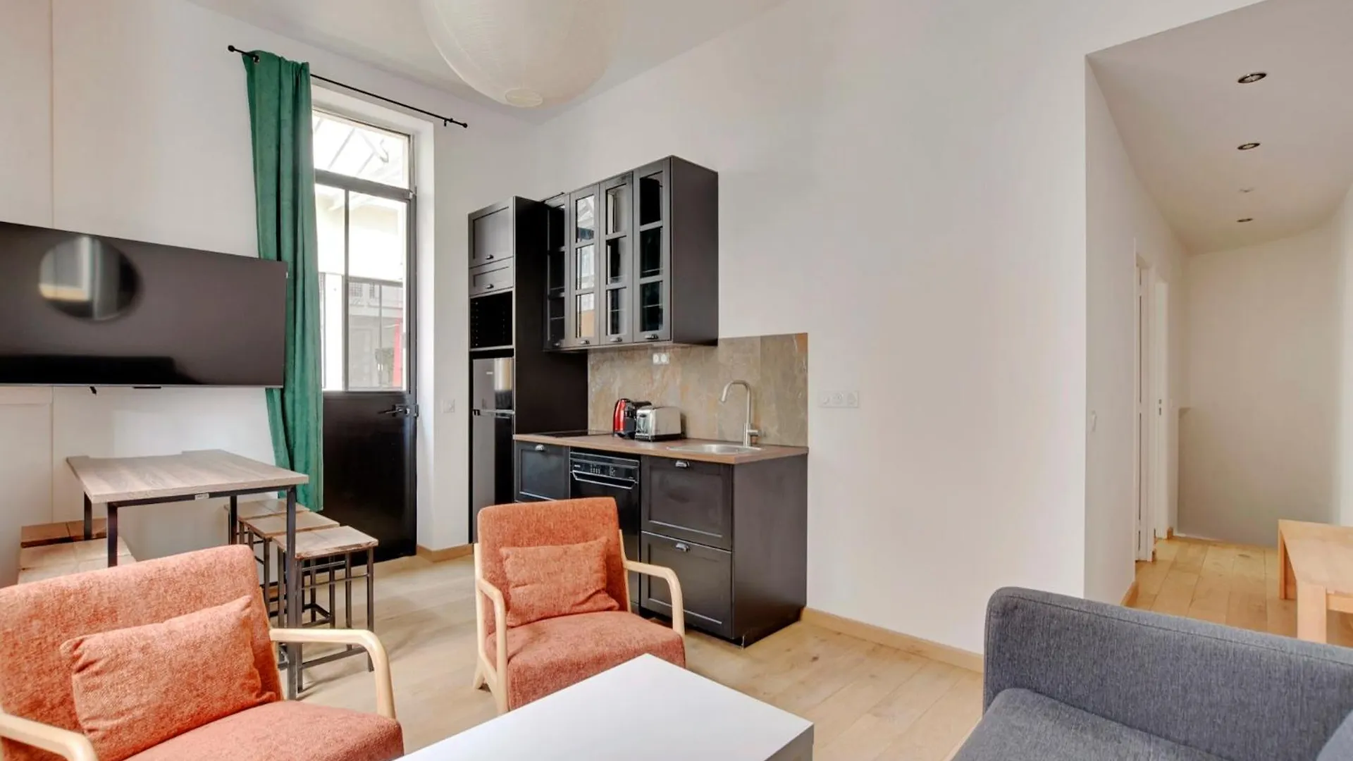 Pick A Flat'S Apartments In Montmartre - Rue Des Cottages Paris
