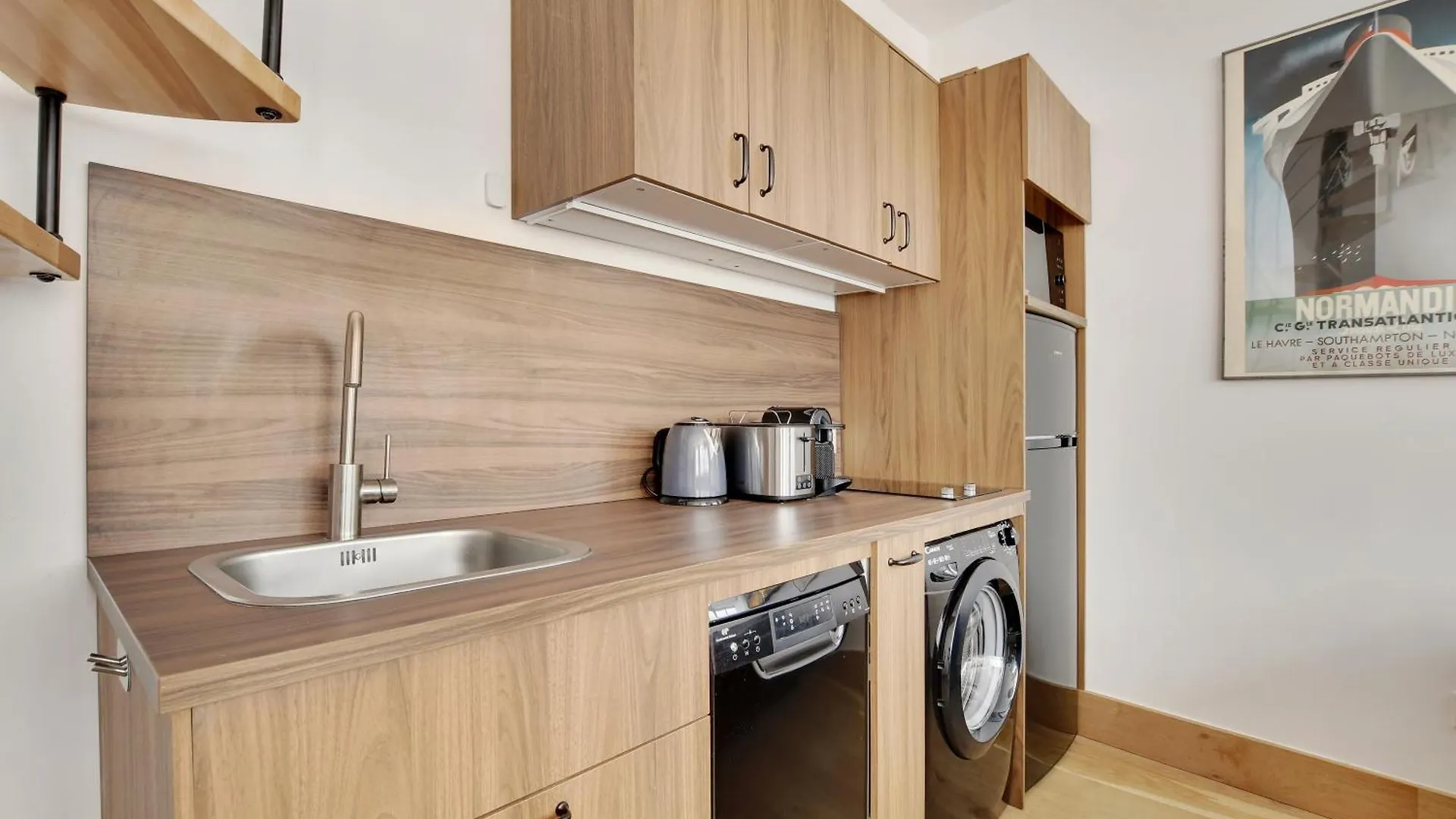 Pick A Flat'S Apartments In Montmartre - Rue Des Cottages Париж Франция