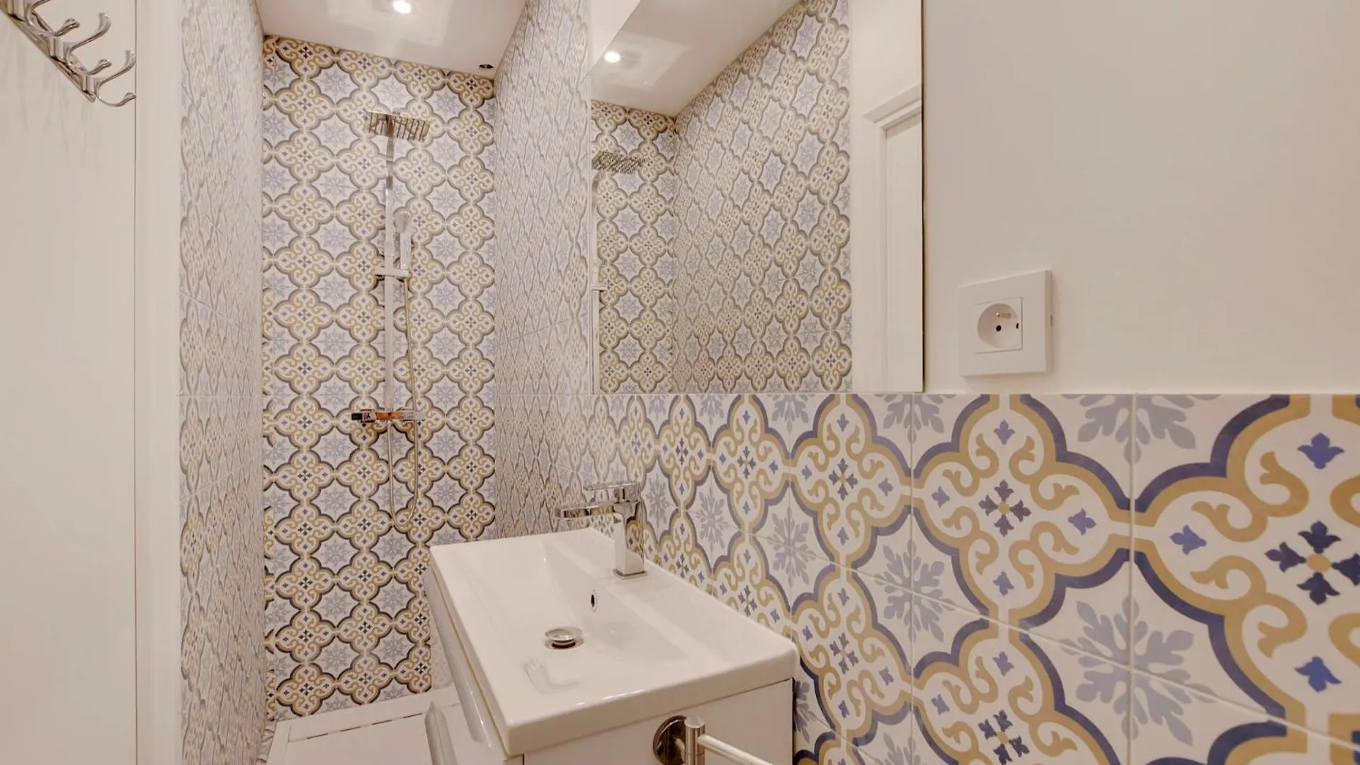 Pick A Flat'S Apartments In Montmartre - Rue Des Cottages Париж